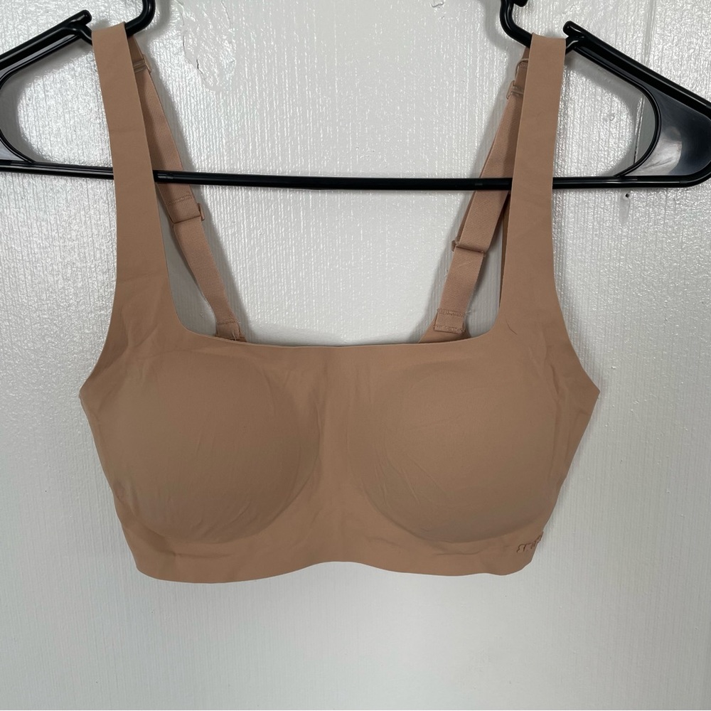 SKIMS SCOOP BRA SIZE SMALL